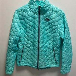 North face down jacket with zipper and two pockets